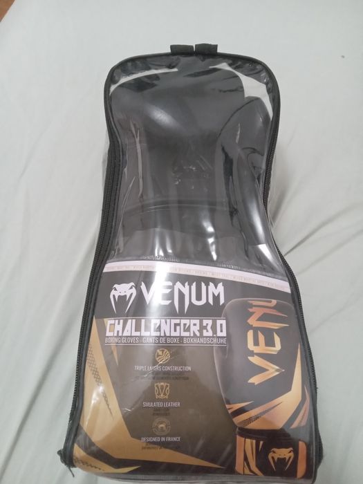 Luvas de Box/Kickboxing Venum, 10-oz, pretas, muito pouco usadas
