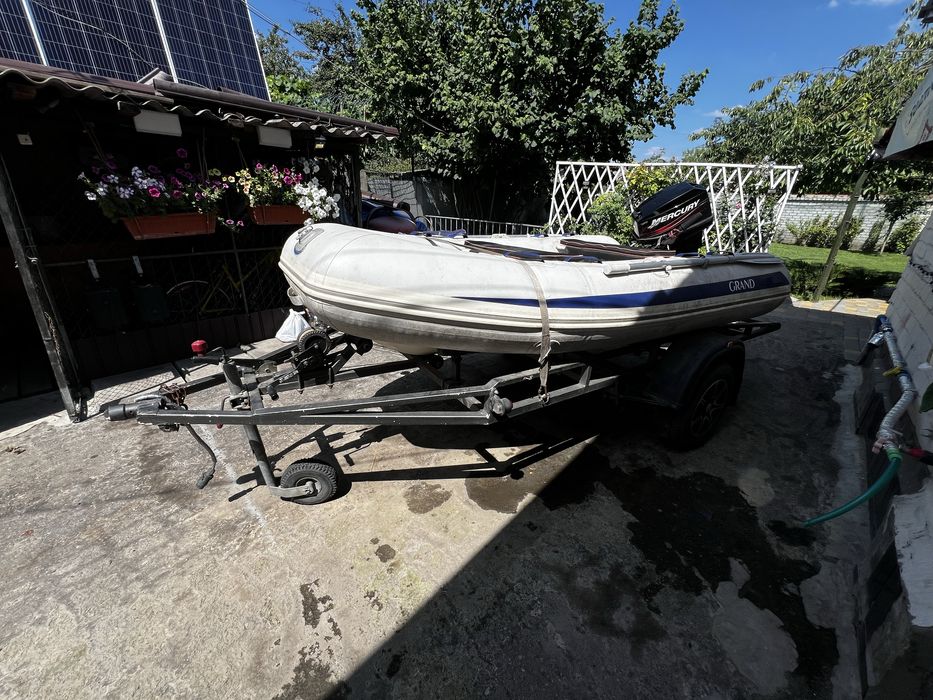 Лодка моторная RIB с мотором и лафетом катер човен