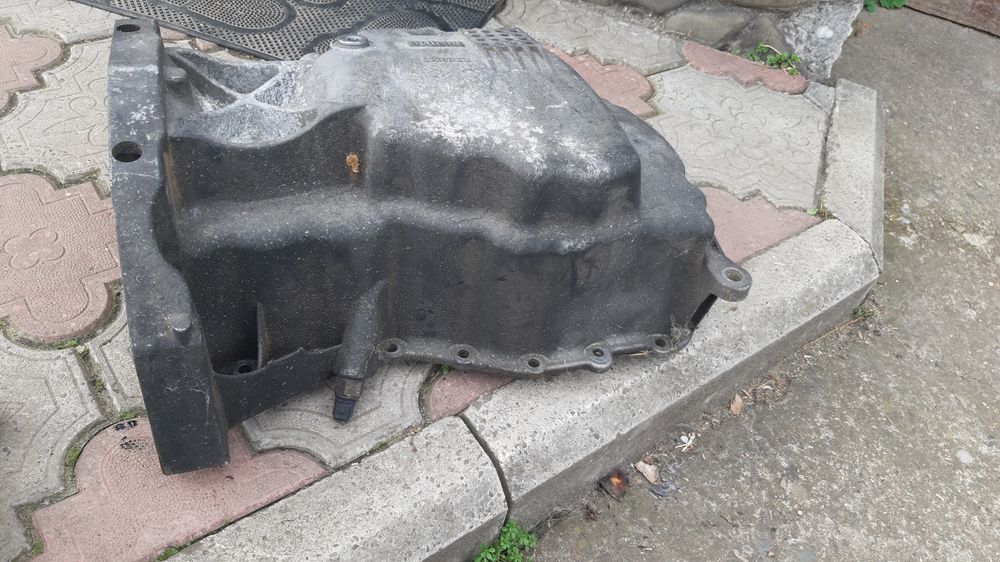 Масляний піддон Рено Кліо 3 номером 1111 161 49R