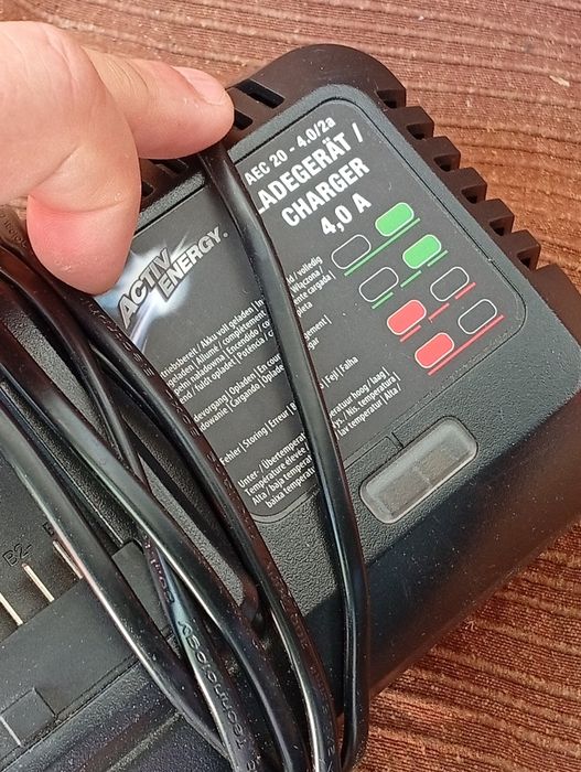 Aspirador Portátil a bateria bem funcional de seiscentos ml