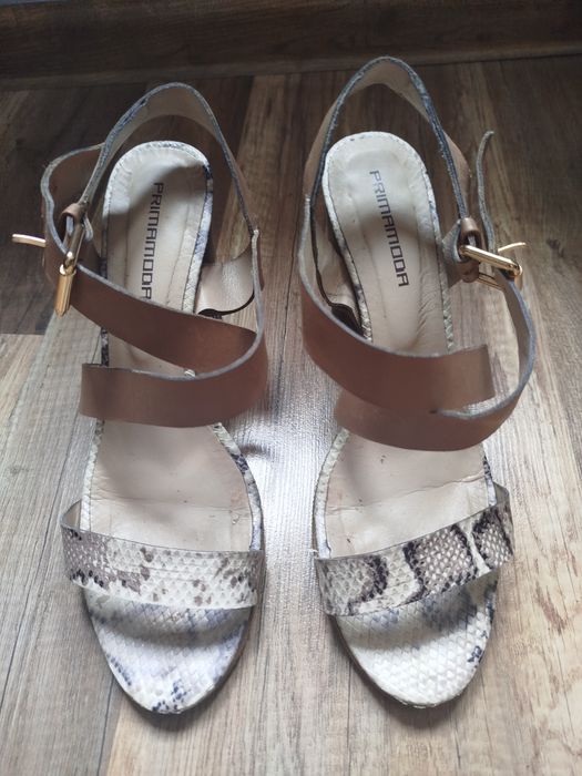 Eleganckie buty/sandałki na grubej koturnie Prima Moda/38