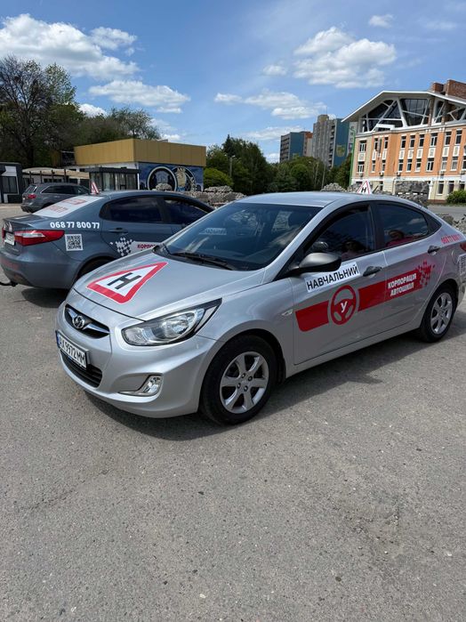 Автоінструктор дівчина у Харкові / обучение вождению мех./авт. коробка