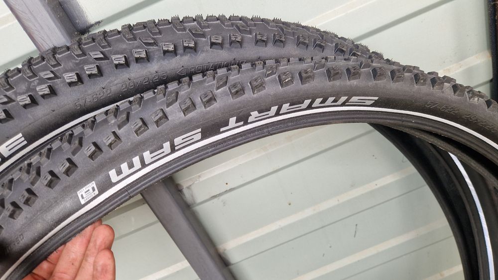 Komplet nowe opony Schwalbe Smart Sam 29x2.25 z paskiem odbalskowym mtb