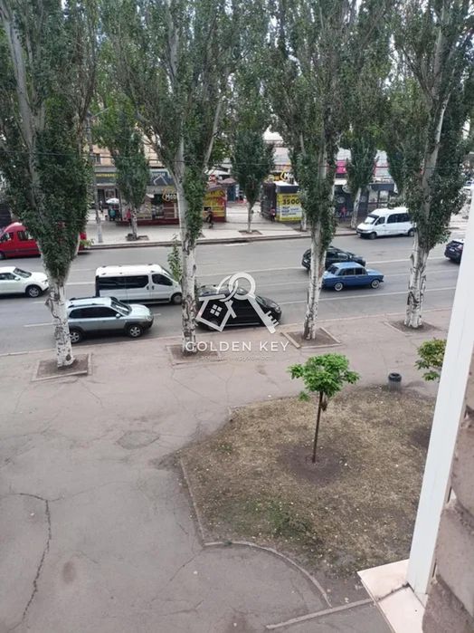 Продаж 3-кімнатної квартири на Соцмісті