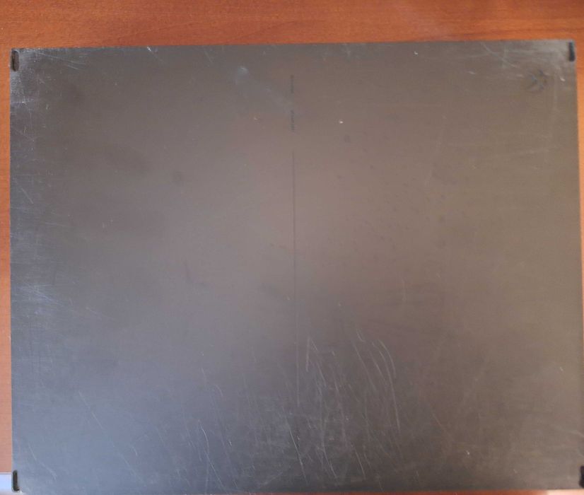 Sprzedam Konsolę X-box One S + pad + 1 gra