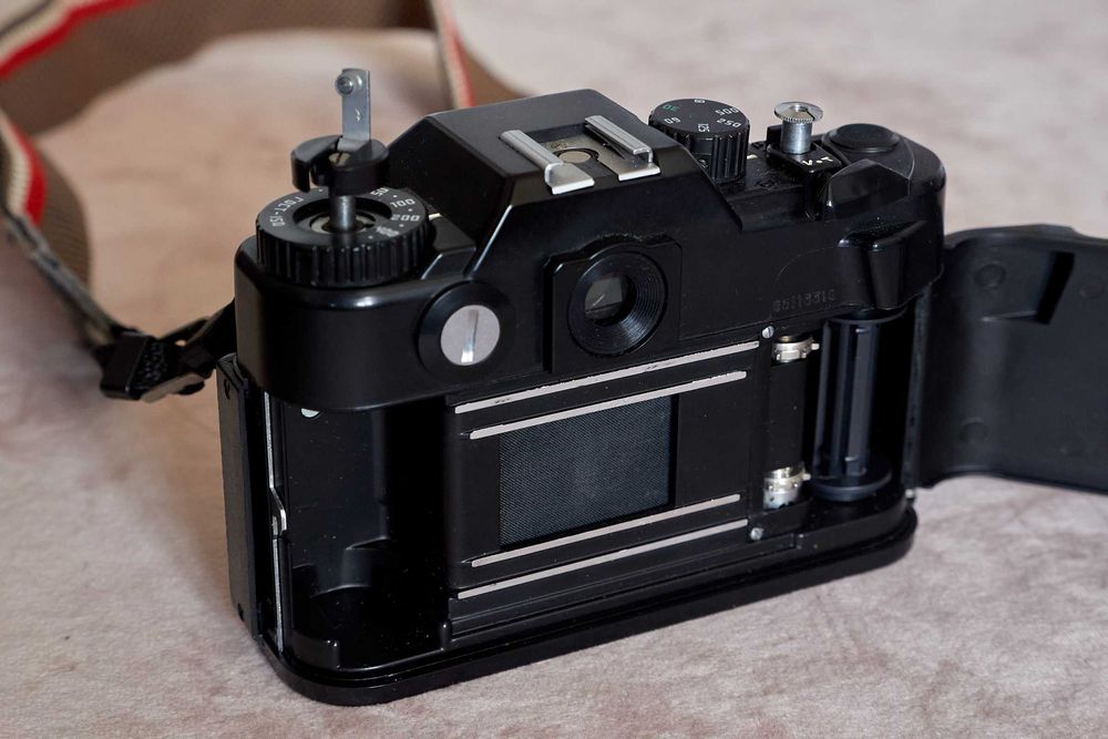 Aparat analogowy Zenit 122 z oryginalnym paskiem | jak nowy