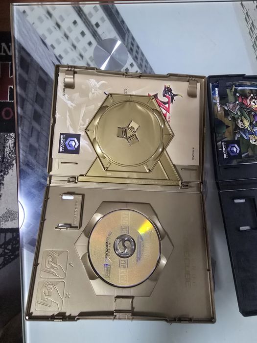 Zelda gamecube: windwaker ( limited edition) e FourSwords Adventures