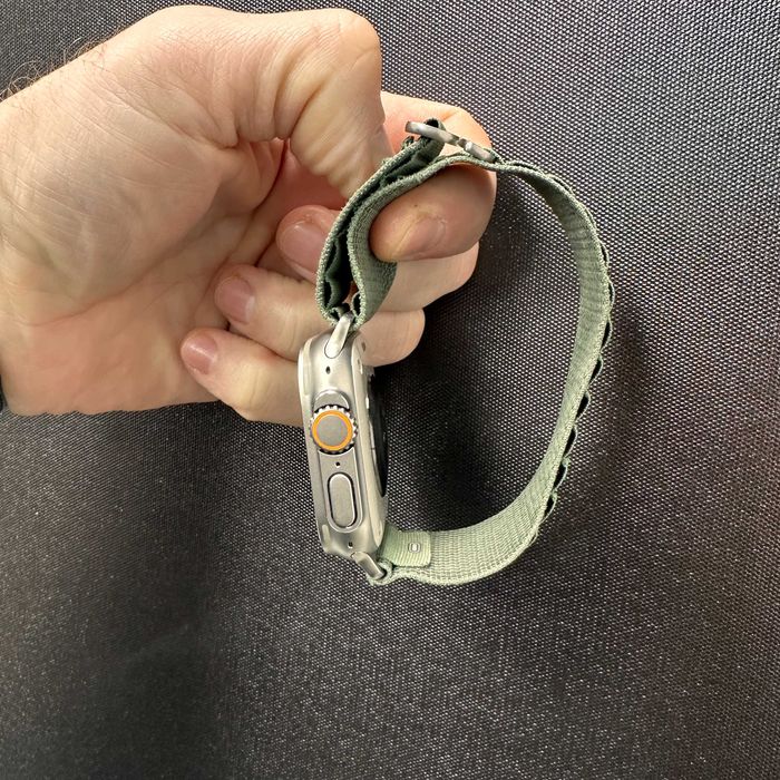 Apple Watch Ultra 2 GPS + Cellular 49mm Titanium Case . 90880SV