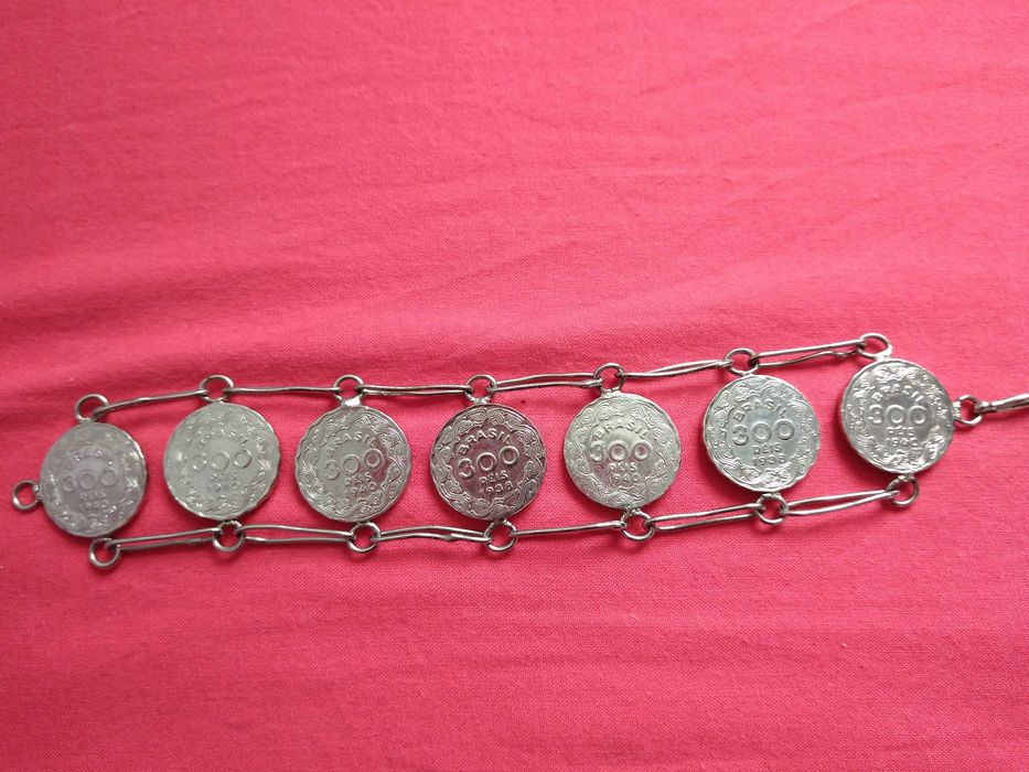 Pulseira de moedas