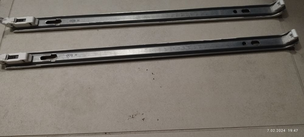 Grzejniki - nowe z regulatorem temperatury i uchwytami