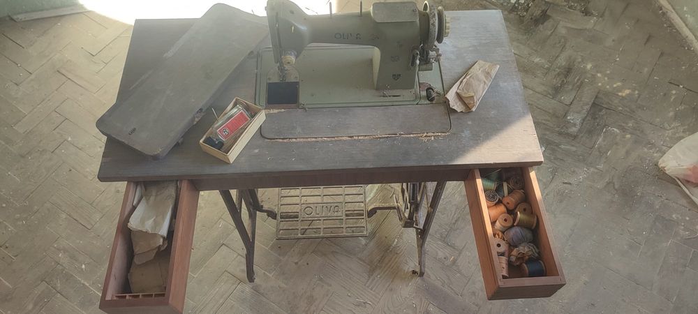 Vendo 2 Máquinas de costura antigas