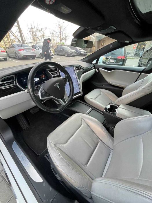 Оренда Tesla Model S Rest рест подобово помісячно