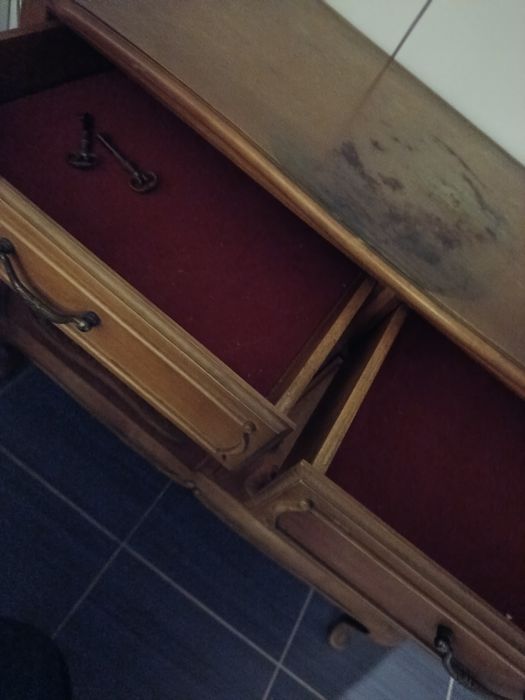 Komoda , urokliwy mebel-drewno