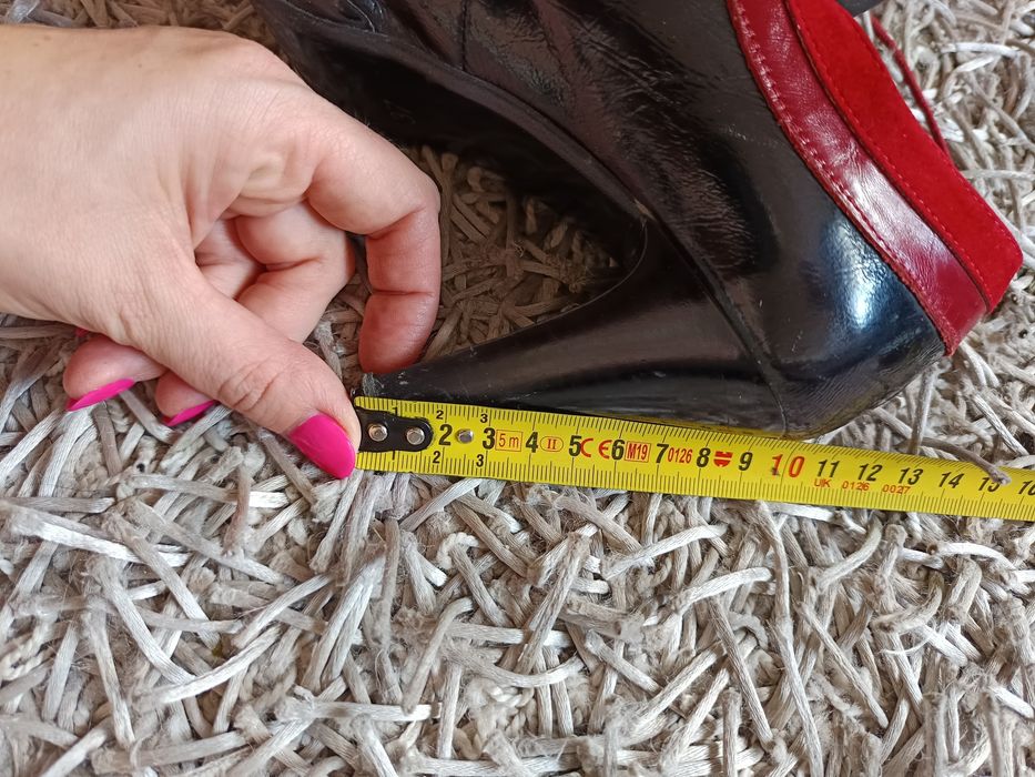 Buty damskie 37 24cm czarny czerwony do kostki sznurowane