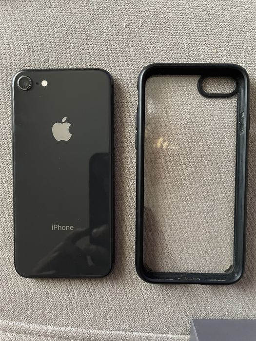 iPhone 8 64GB, Like New, with Case and Glass Screen Protector64739700642179122