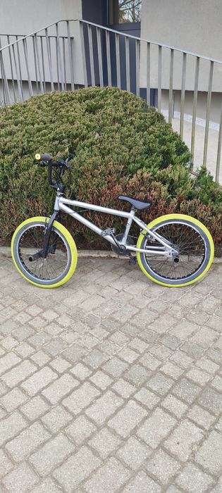 Rower BMX, szary, koła 20 cali + pegi