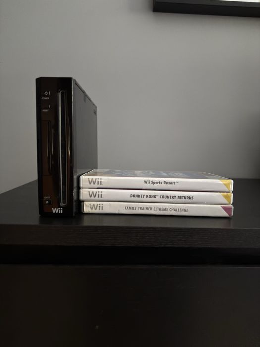 Wii com jogos e acessorios( sem comandos)