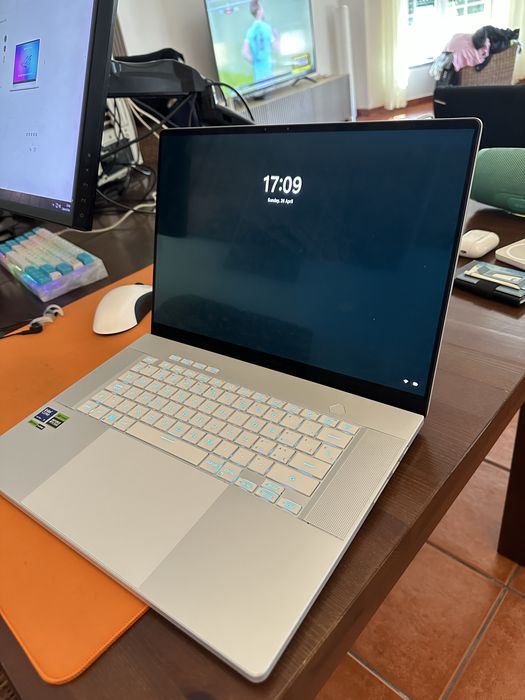 ASUS Zephyrus G16 (White Edition)