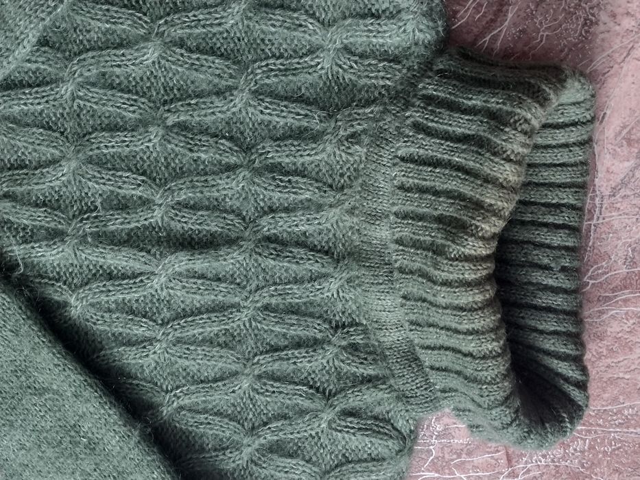 Свитер теплый мохеровый