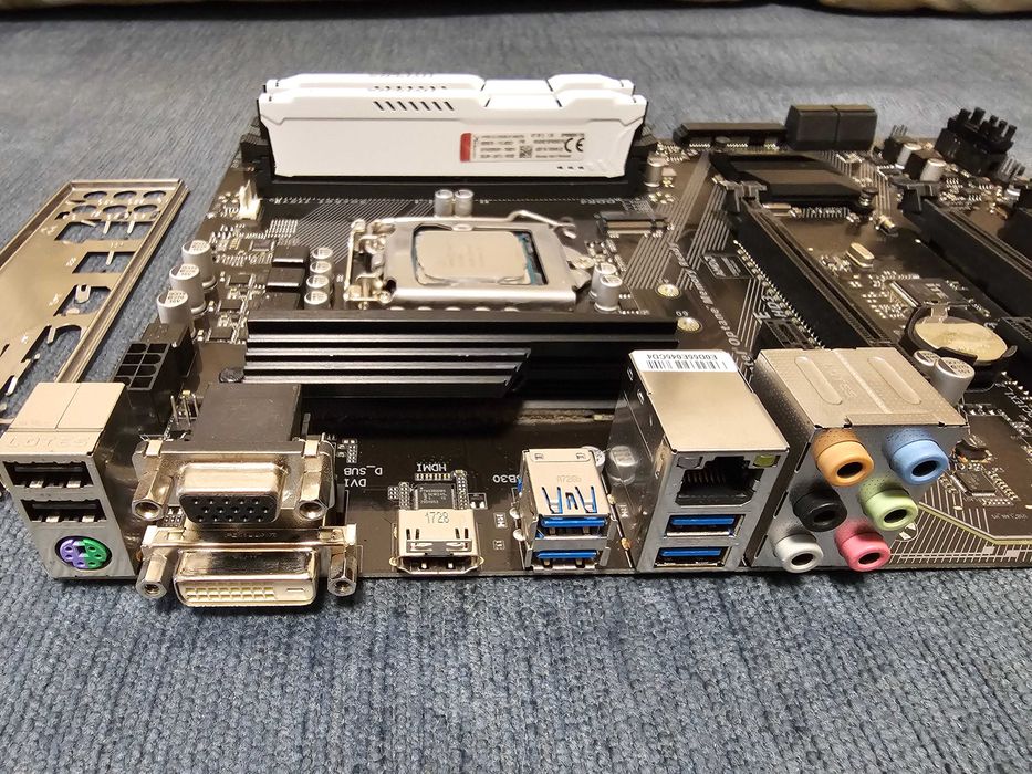 Комплект i7-7700 + Gigabyte GA-H270-HD3 + RAM DDR4 16 Gb + TPM 2.0