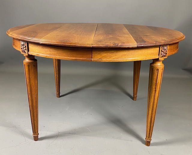 Jadalnia, kredens, stół, serwantka 1920r