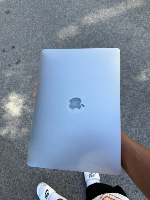 À VENDA: MacBook Pro (Como Novo)