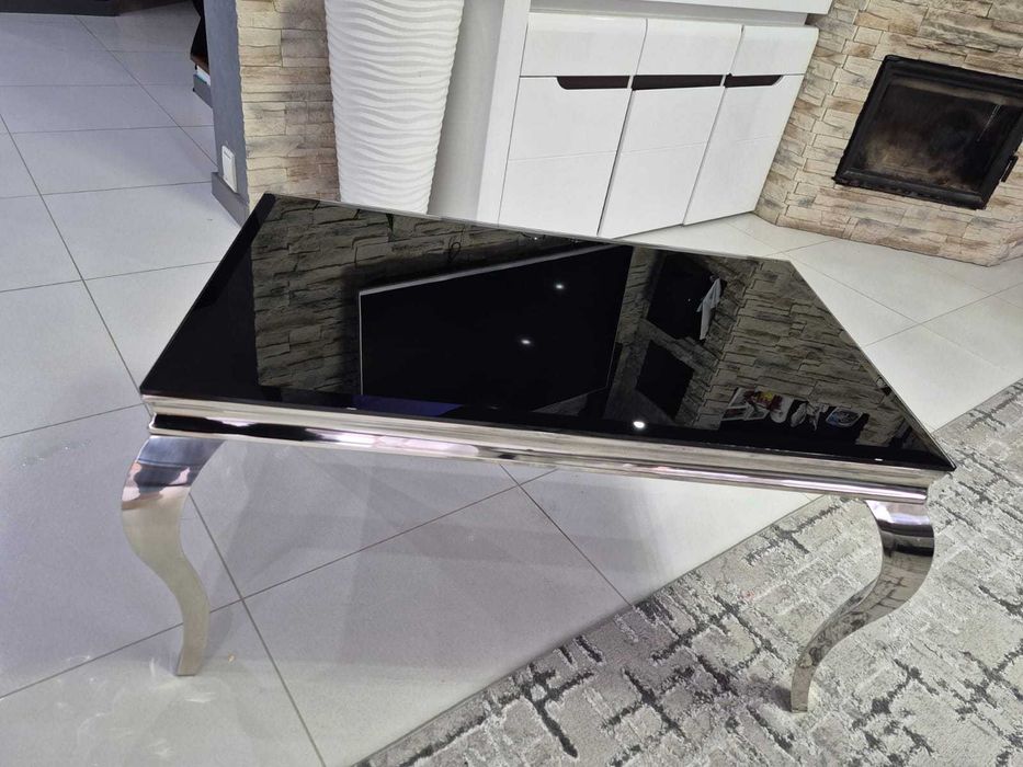 Piękny stolik glamour