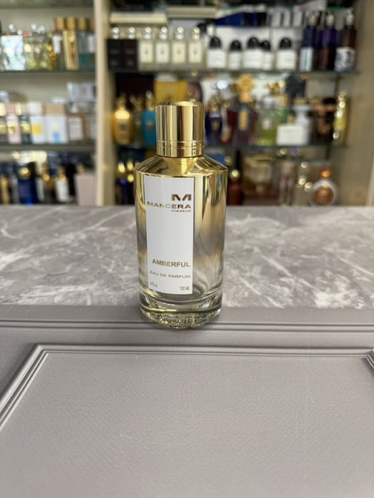 Пусті флакони від нішевої парфумерії, лійки для розпиву парфумів