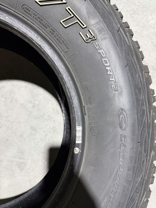 Cooper Discoverer At3  245 70 R16