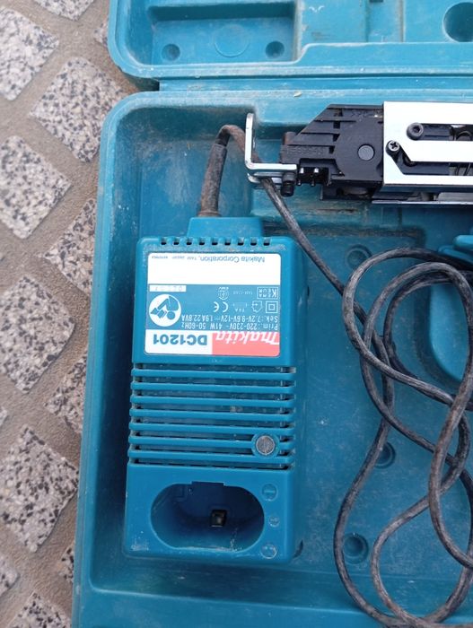 Parafusadora Makita a bateria para Pladur nova