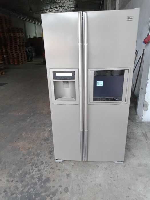 Frigorífico americano LG com TV