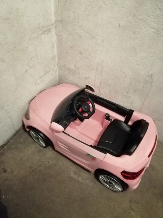 Carro bebe Mercedes rosa com comando