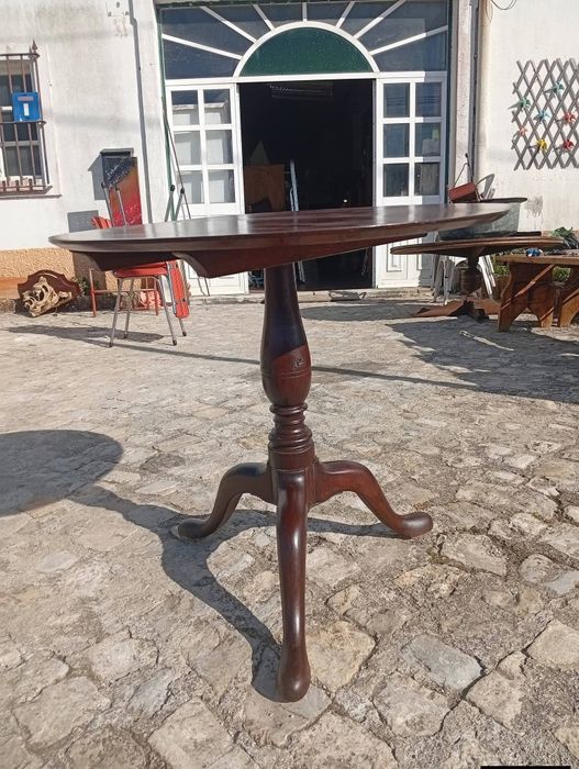 Mesa de apoio basculante