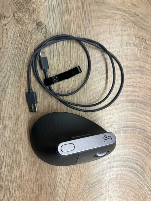 Myszka bezprzewodowa Logitech mx vertical ergonomiczna