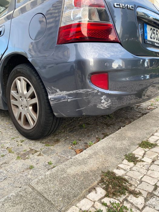 Honda Civic 1.7 CTDi 2005 — SINISTRADO — A ANDAR — 270.000 km