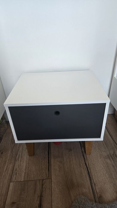 Stolik nocny vox concept