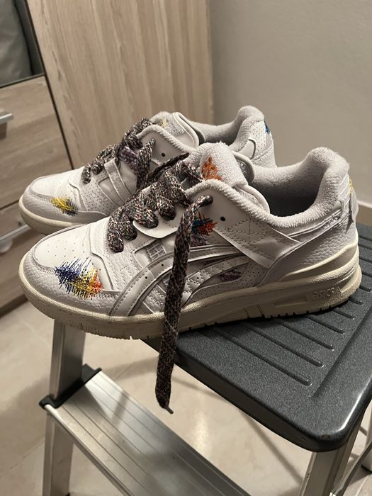 Ténis ASICS edição limitada