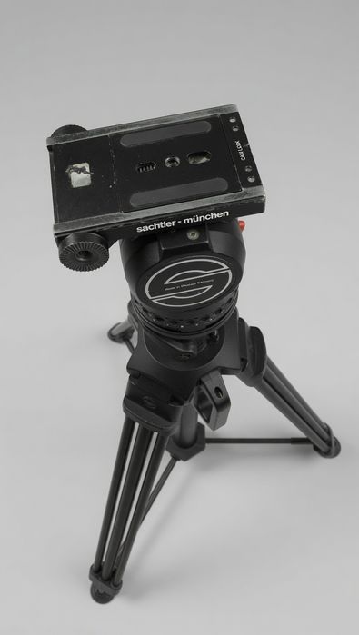 Tripé Profissional Sachtler Fibra de Carbono + Cabeça Fluida – Broadcast TV