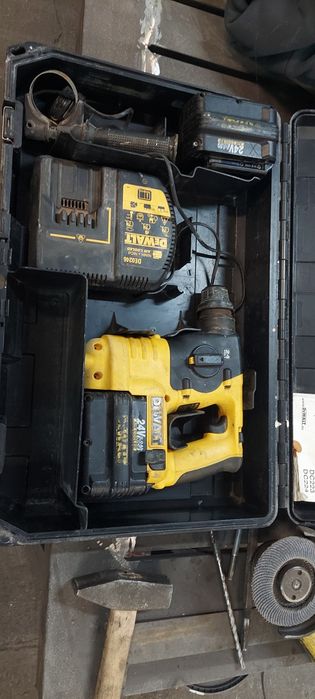 DeWalt dc223 24V