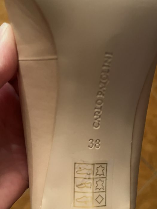 Туфлі шкіряні на підборах