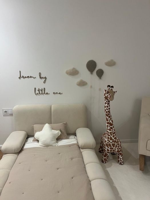 Cama para bébé em excelente estado