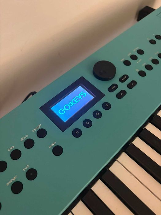 Piano elétrico Roland GO:KEYS 3 – Como Novo