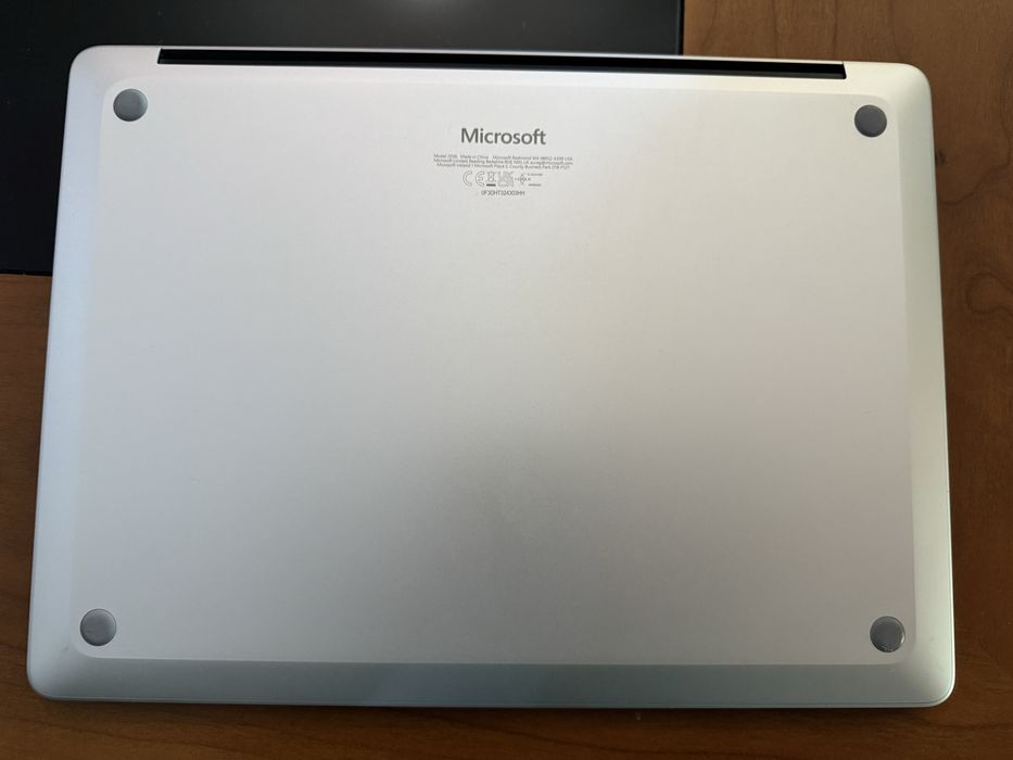 MICROSOFT Surface (13,8'' - Copilot+ PC - Snapdragon X Plus - RAM: 16 GB - 512GB SSD)