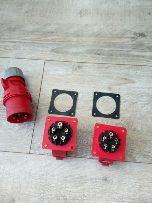 Gniazdo wtyczka siła