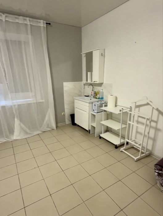 Здається робоче місце в б’юті-студії