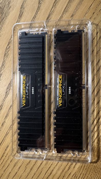 corsair ddr4 16gb 3000 - купити комплектуючі для ПК - Ціна на OLX.ua