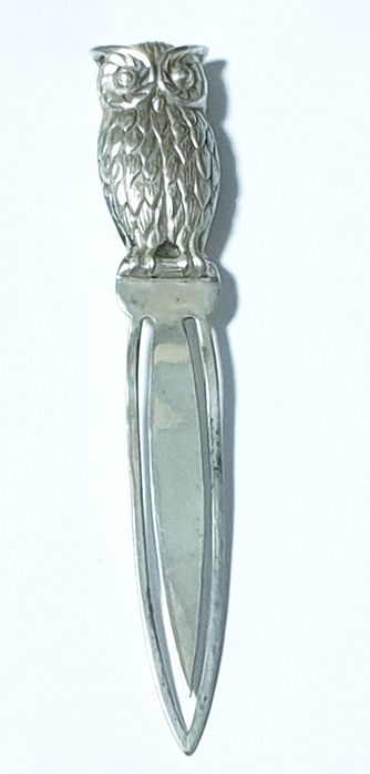 Exquisite "owl" bookmark in contrasted silver