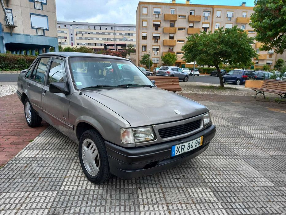 Opel corsa 1.2 s GL IPO em dia
