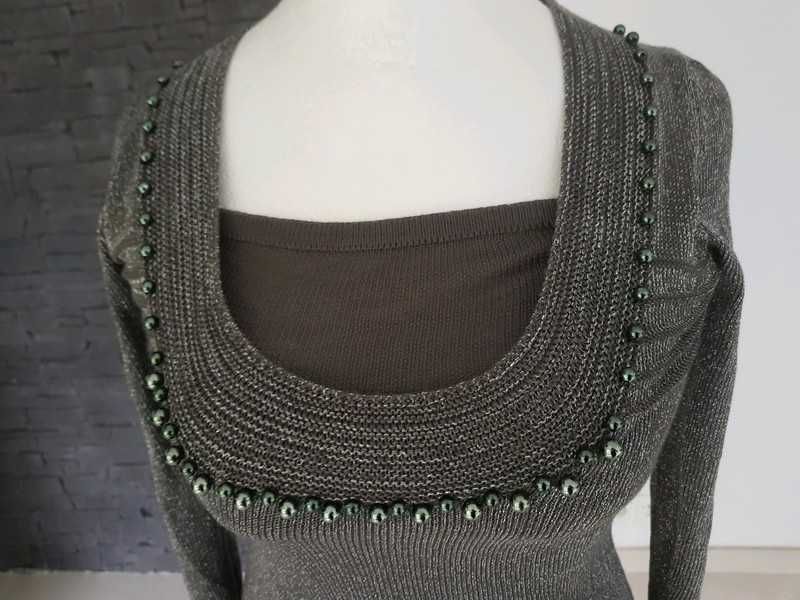 Sweterek z koralikami