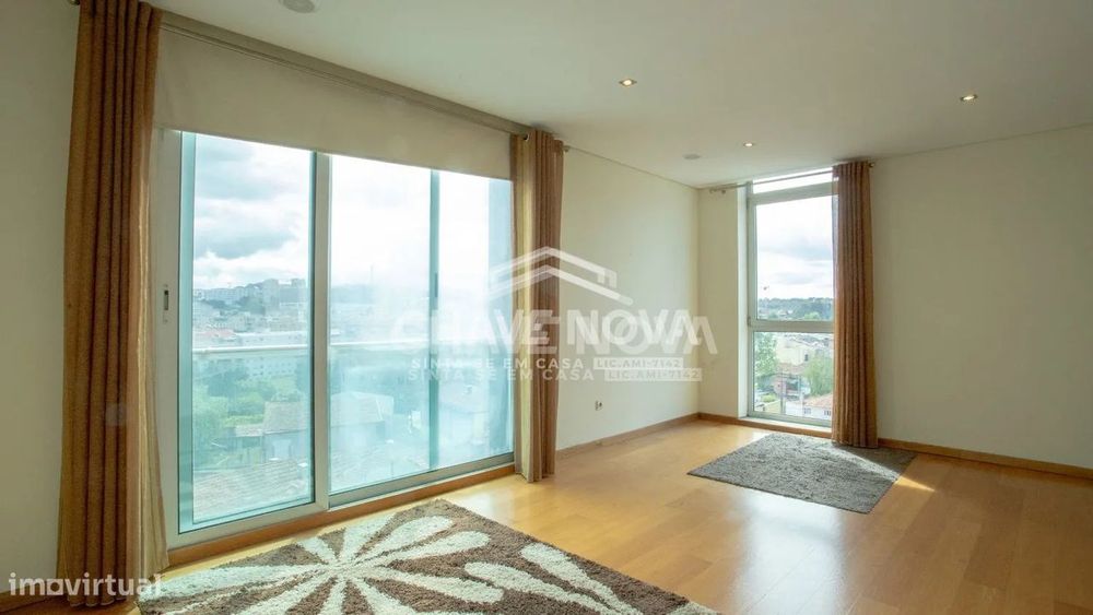 Apartament T2 Último Piso c/ 3 Frentes e Garagem Box | Santa Marinha — Santa Marinha E São Pedro Da Afurada, Porto